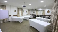 Luljetta's Garden Suites Hotels in Antipolo