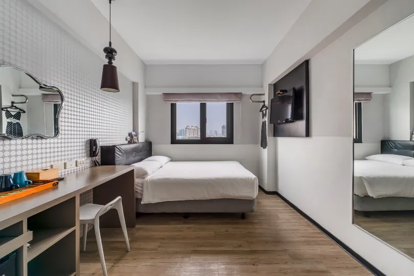 CHECK inn Express Kaohsiung Love River