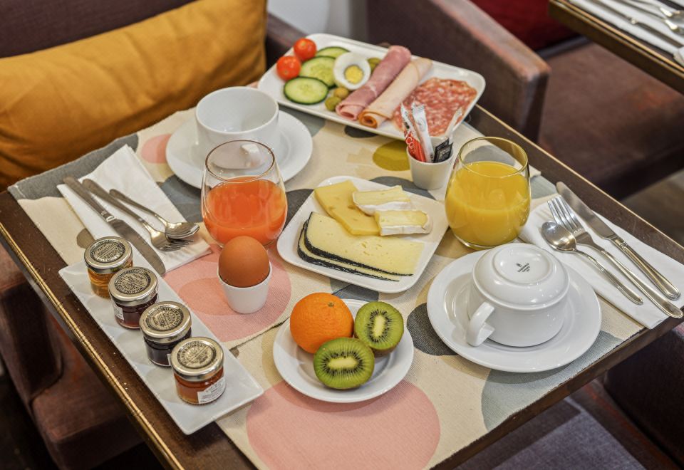 [빅토리 오페라의 아늑한 바/라운지]