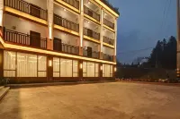 Lanju Mountain and Sea Homestay (Bifeng Gorge Scenic Area)