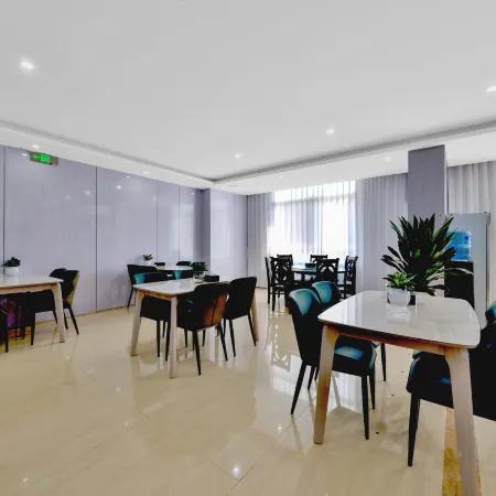 Xiangdou Hotel (Sanqi International Market Chengnan Bus Station Branch Wenshan)