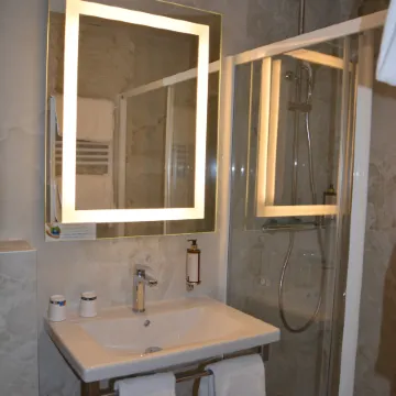 Hôtel Montcalm Paris Отели рядом с достопримечательностью «8-й округ: Елисейские поля»