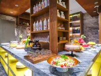 Riverside Paradise Hotel (Lijiang River Branch)