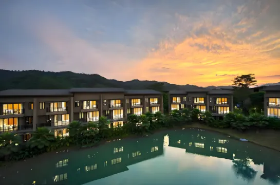 Huizhou Longmen Nankunshan Juyouran Hot Springs Villa