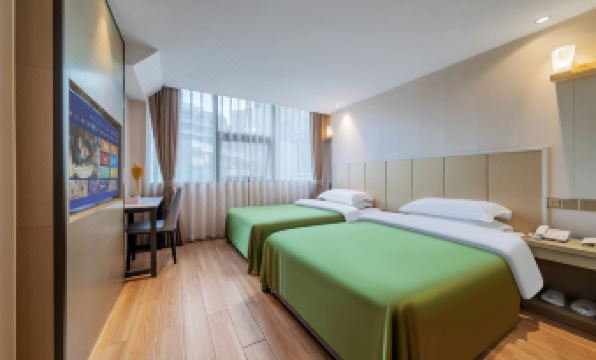 Zhuoding Xisheng Hotel (Chongqing Jiangbei Airport Yubei Square Subway Station)