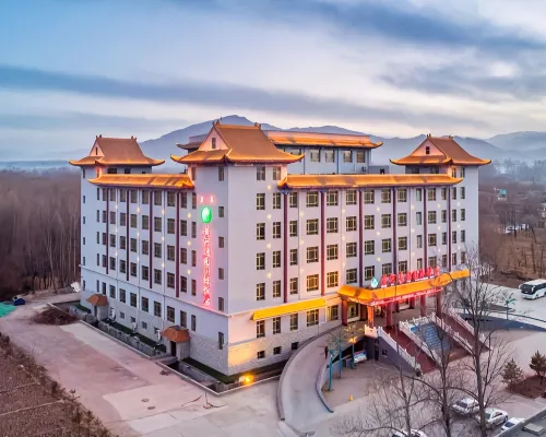 Huanghe Yiyuan International Hotel Hotéis em Condado de Guide