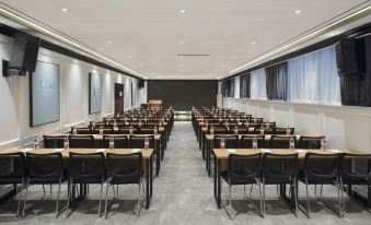 Xana Hotelle (Chengdu Longhu Shuxin Tianjie Industrial College)