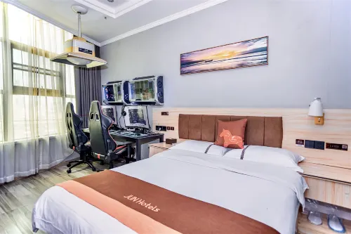 Macheng Jinwei E-Sports Hotel