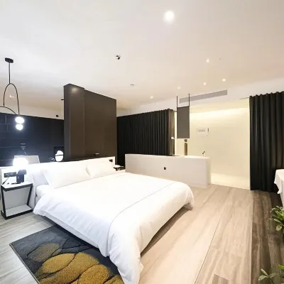 Pengmei Hotel (Wuxi Yixing Longbeishan Forest Park1287207) Hotels near Yixing Railway Station
