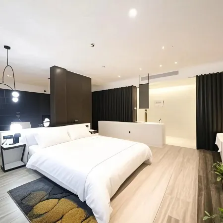 Pengmei Hotel (Wuxi Yixing Longbeishan Forest Park1287207)