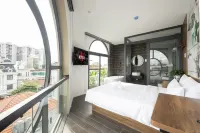 LÁ HOTEL THOẠI NGỌC HẦU Các khách sạn gần Bách Hóa Hà Phương