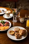 Hadley's Orient Hotel - breakfast