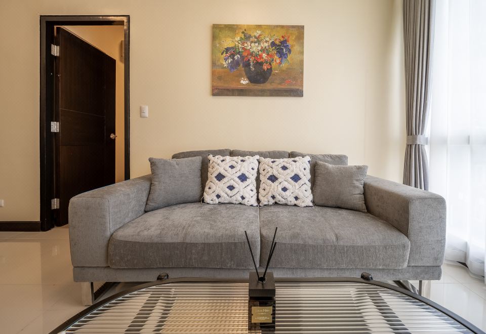 NEW Furnitures and NEAR BEACH Condo 외관