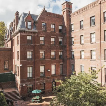HI New York City Hostel Отели рядом с достопримечательностью «Культурный центр Линкольн-центр»