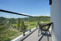 MALT Wheat Field | Stream Trekking & Rooftop Adventure Resort with Starry Pool - 인 (Inns)