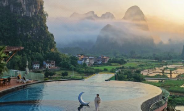 Yangshuo Fadai overhanging hot spring light luxury hotel