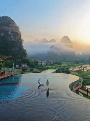 Yangshuo Fadai overhanging hot spring light luxury hotel