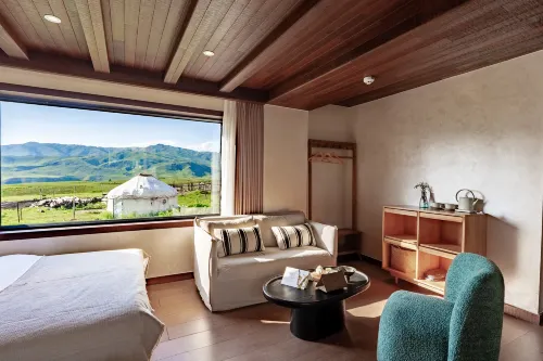 Chongyeji Shanmàn • Yeelen Scenic Chalet Hotels in Habahe