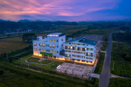 Luming Rural Hotel (Kaiping Tangkou) Отели рядом с достопримечательностью «Xuejinyan Former Site»