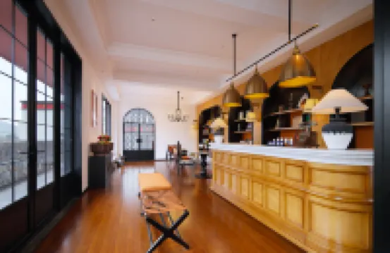 Songzan Linli Xueshan Hupo Jingguan Hotel (Shangri-La Ganden Sumtseling Monastery Scenic Area)