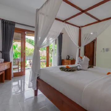 OkaOki Homestay By Bali Cabin アメド・ビーチ周辺のホテル