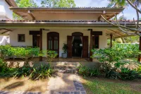 JH Villa Hotels in Habaraduwa