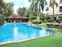 Sunday Hevea Hotel and Resort Hotel berhampiran Jalan Fields