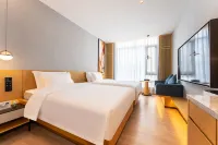 Qian Shan · M⁺ Homestay