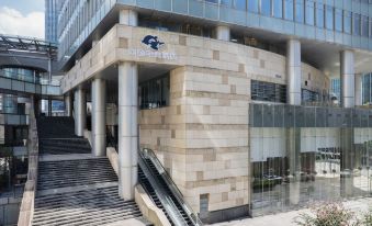 Wangyu E-Sports Hotel (Shanghai Dapuqiao Luban Road Subway Station)