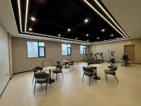 Ai Mega Hotel (Taiyuan Datong Road Taigang West Gate) Hotels near Jian Caoping