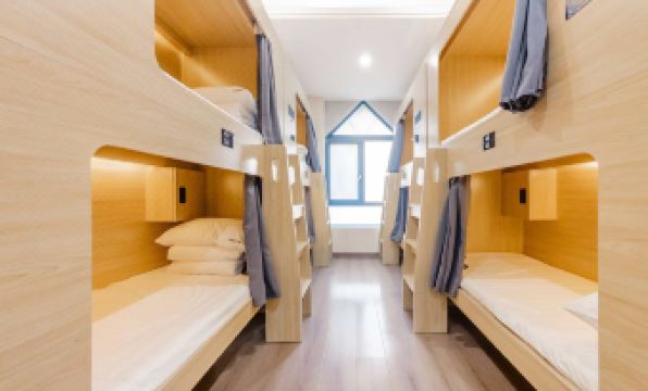 Manyouyou Hostel (Nanjing South Railway Station Shuanglong Avenue Subway Station)