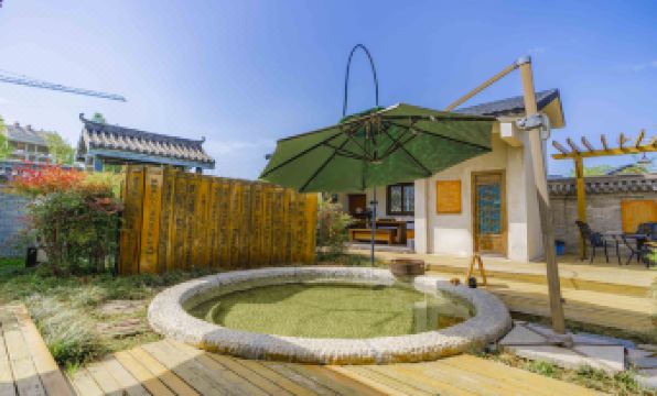 Scenery Retreats (Qinling Mount Taibai Hot Spring Retreat)