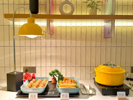 Home Inn (Xuzhou Pengcheng Plaza Fuguo Street Branch) Отели рядом с достопримечательностью «Pengcheng Square»