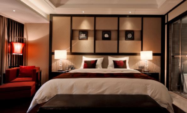 Longdu Jingyi International Resort Hotel (Ethnic Culture Park Branch)