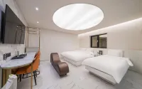 Star Hotel