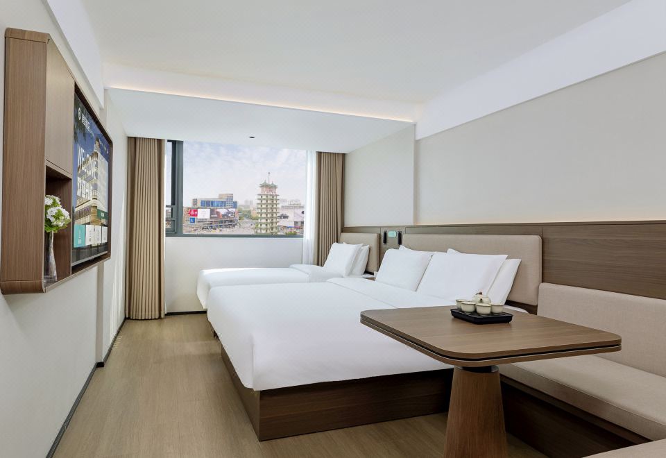 MEETURE HOTEL의 현대적인 인테리어가 돋보이는 객실 사진