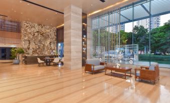 MEHOOD LESTIE Hotel (Beihai Yintan Avenue Qiaogang Fengqing Street)