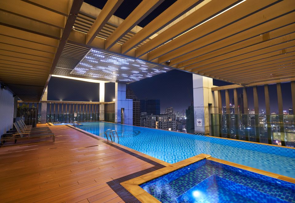 3. 더 뷰 서비스드..