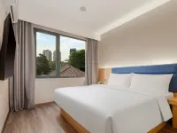Model J Hotel Jakarta Central Park Hotel di Jakarta Barat