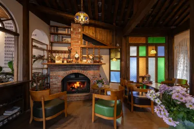 Alley Memory · 1910‘s Style | Wine & Coffee 360° Volcano Garden Hot Spring Inn (Heshun Town) Các khách sạn gần Heshun Library