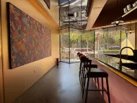 Huayuanli Hotel (Zhongjing Avenue Yisheng Cultural Park)