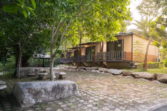 ห้องดีลักซ์ เตียงใหญ่ 1 เตียง