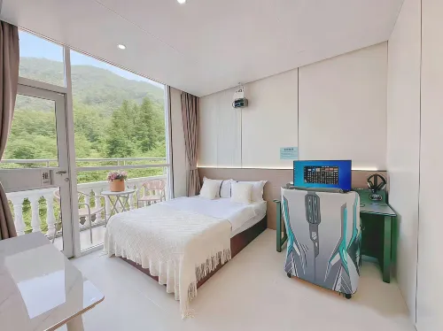 Yuxiang E-sports Homestay (Qiaogang Beach)