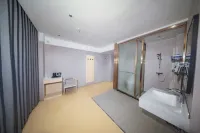 Blue Hotel (Baise Aegean Shopping Plaza Youjiang National Medical College)