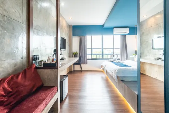 ห้องดีลักซ์ เตียงใหญ่ 1 เตียง