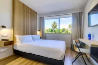 Room Select Porto Hotels near Cedofeita