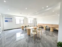 Yunmeng Theme Hotel (Ganzhou University Town)