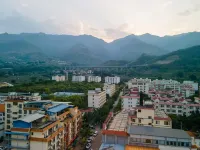 Echarm Hotel (Yuxi Xinping Gas Flower Street Branch) - Mountain view
