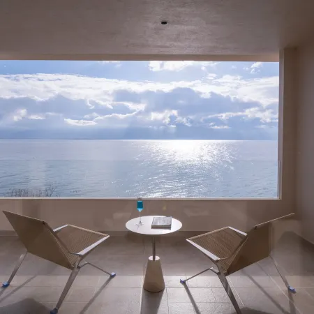 Chun and Sunset Seaview Vacation Villa