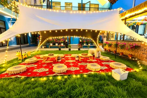 Lake Blue · Holiday Garden · Family Vacation Boutique Hotel (Teks Eight Trigram City Branch)